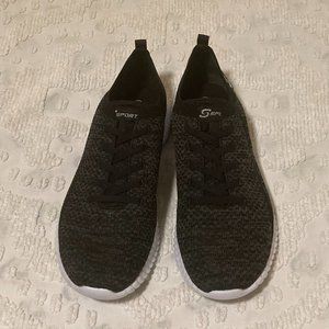 Women's Size 11 Slip On Skecher Sneakers